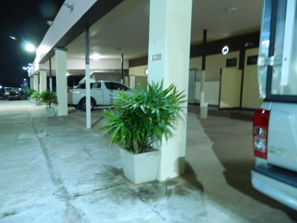 Garden Place Phetchabun Esterno foto